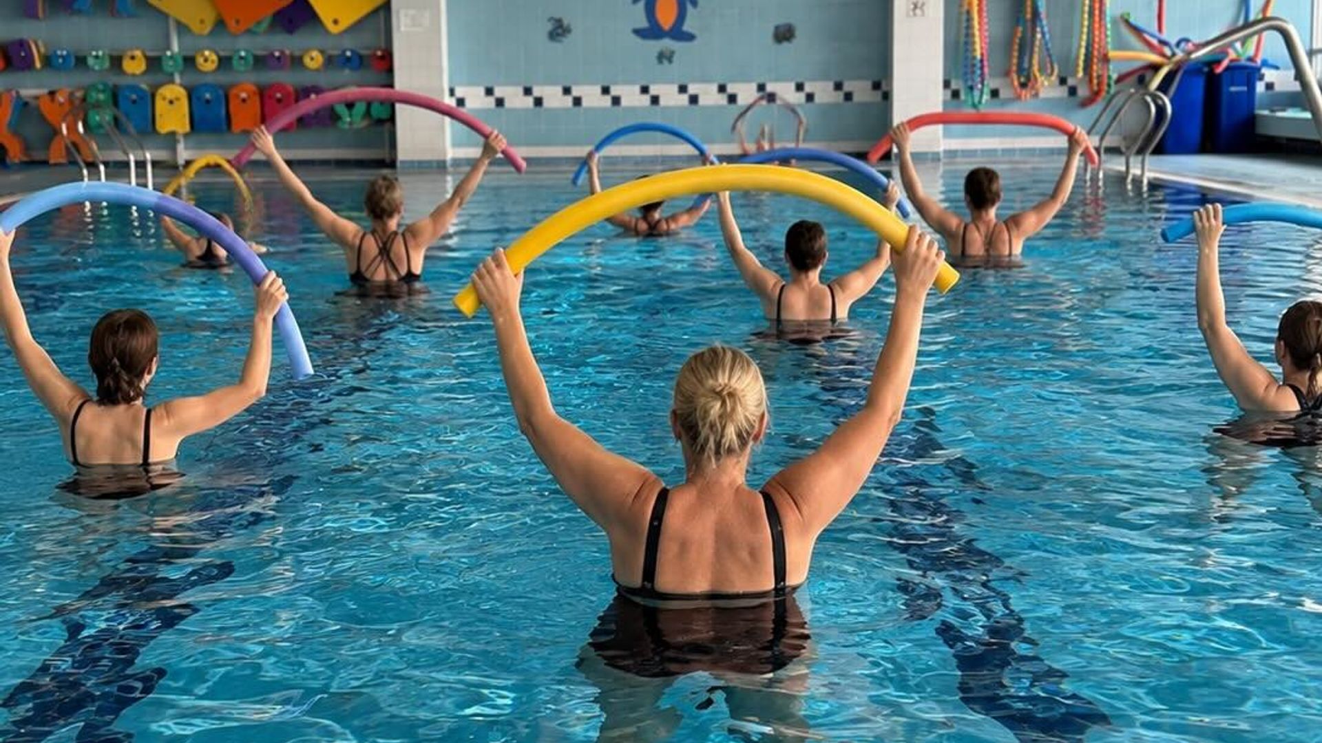 aqua aerobic na bazéně v Litovli v areálu Vítězná 