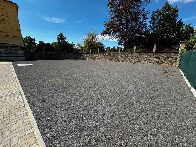 venkovní petanque hřiště v areálu Sokolka 
